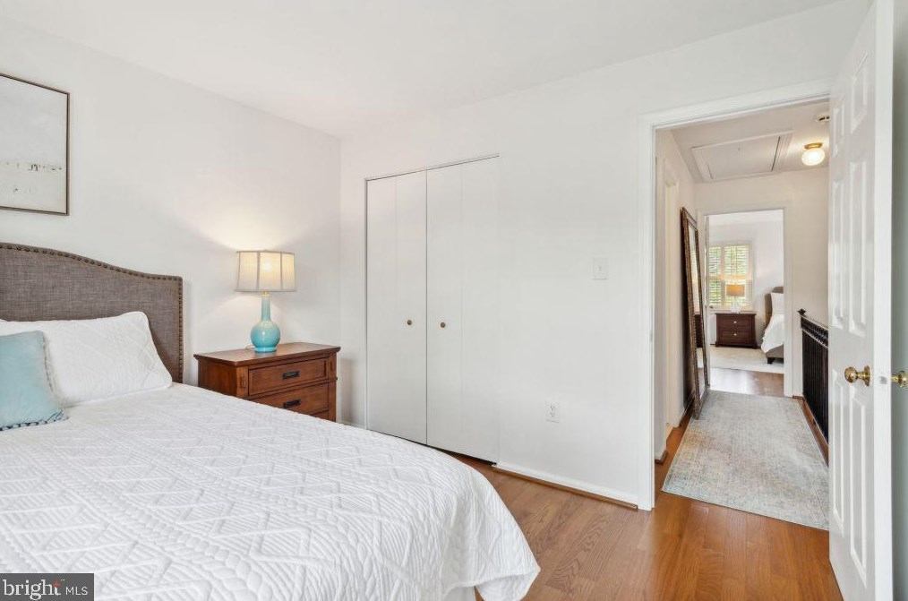 8210 Clifton Farm Ct, Alexandria VA  22306-3260 exterior