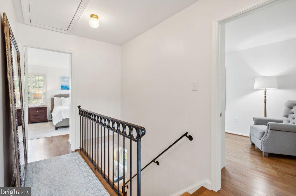 8210 Clifton Farm Ct, Alexandria VA  22306-3260 exterior