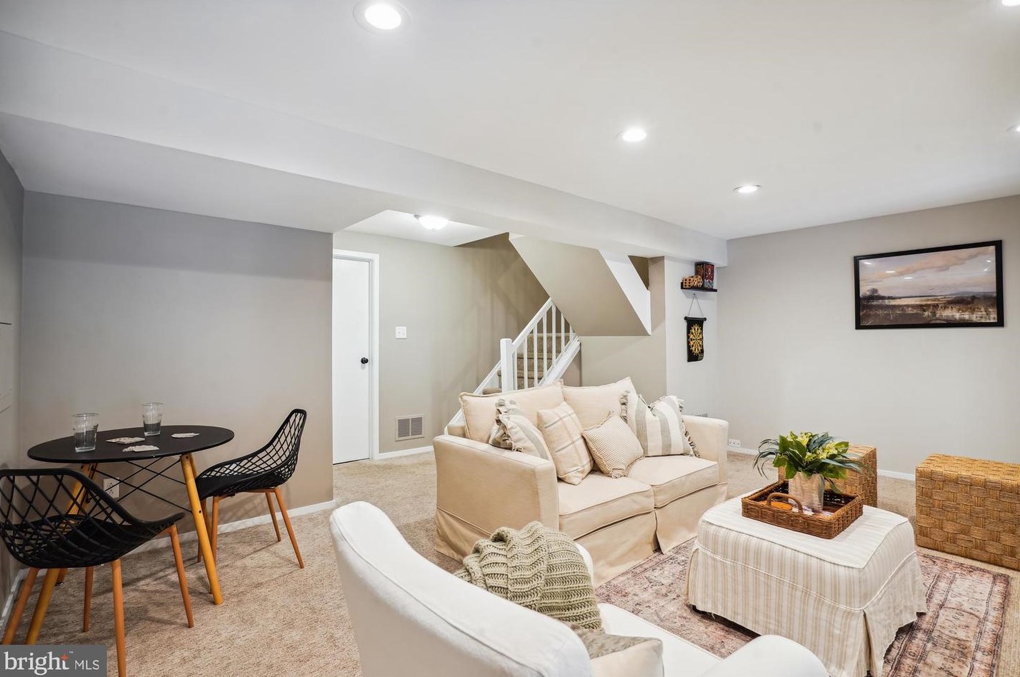 6507 Field Master Dr, Springfield VA  22152-2150 exterior