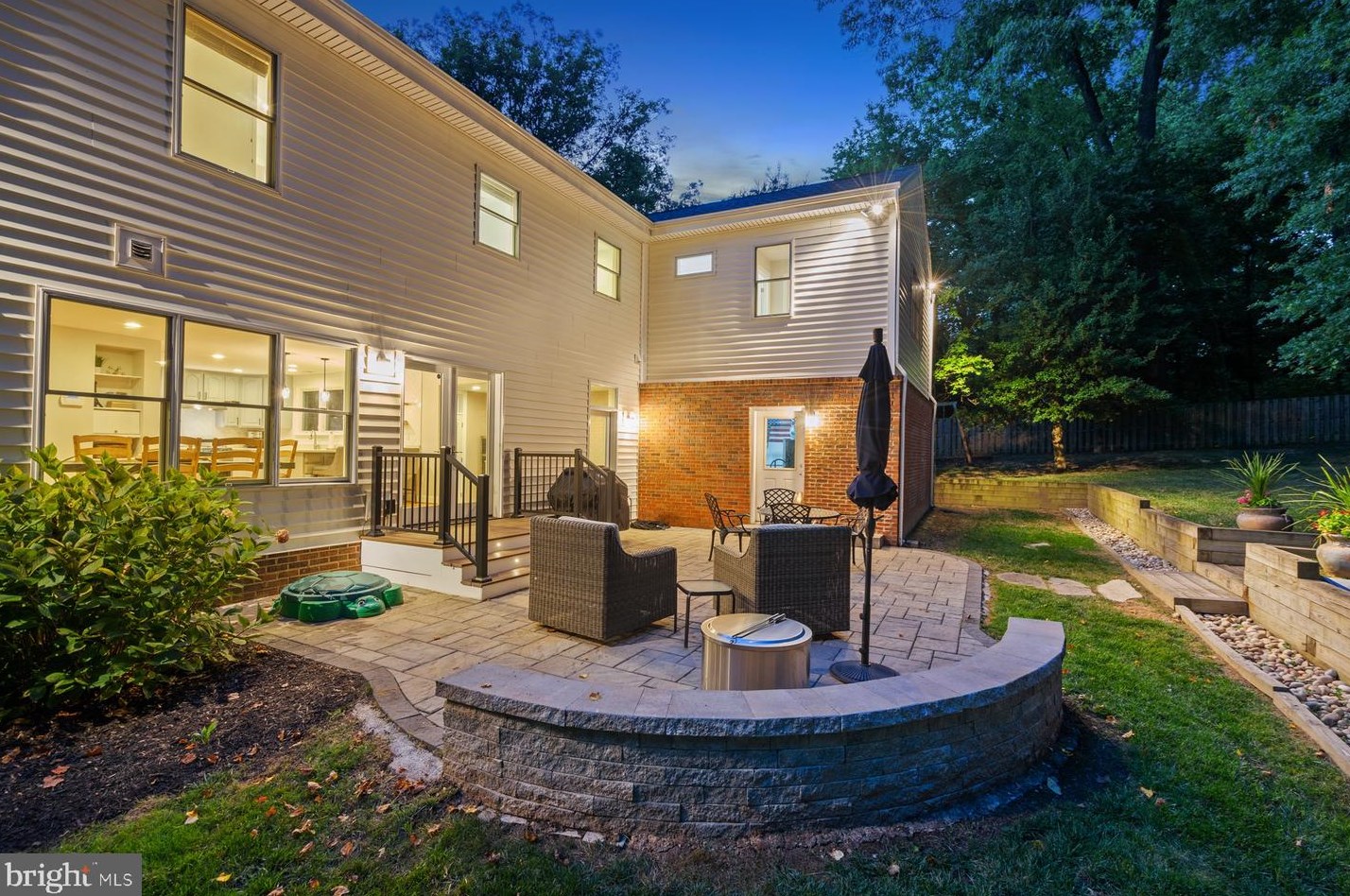 7126 Carol Ln, Falls Church VA  22042-3714 exterior