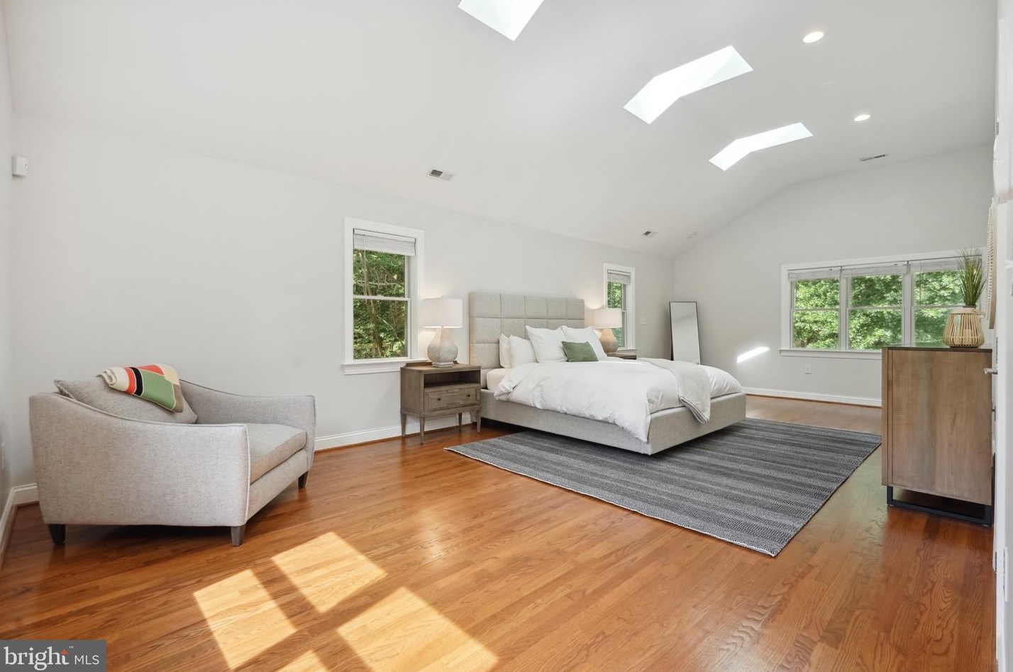 7126 Carol Ln, Falls Church VA  22042-3714 exterior