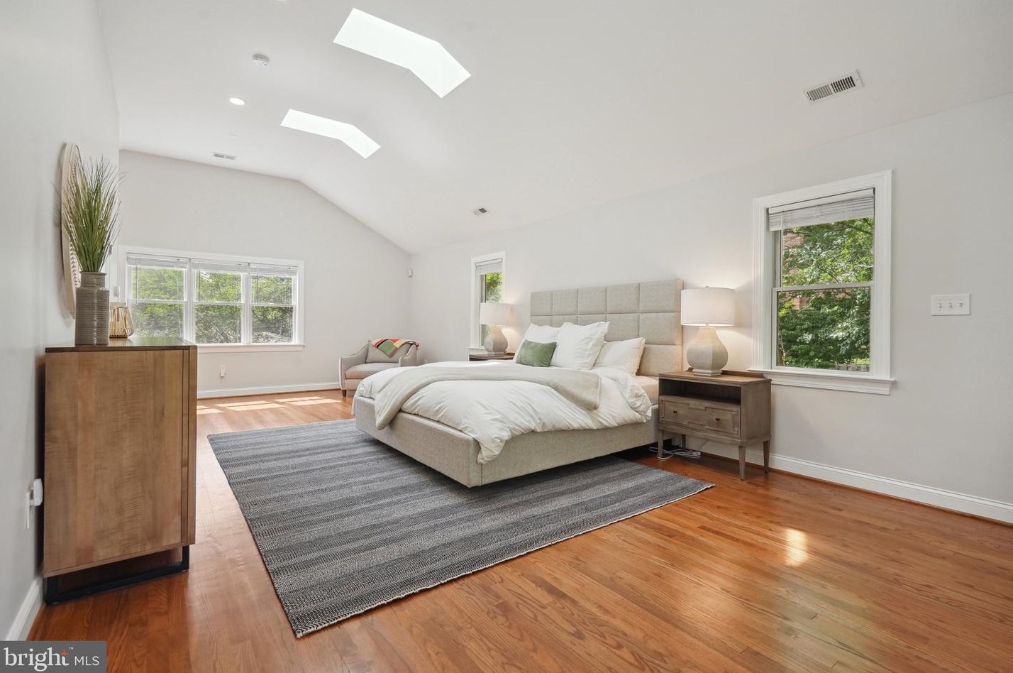 7126 Carol Ln, Falls Church VA  22042-3714 exterior