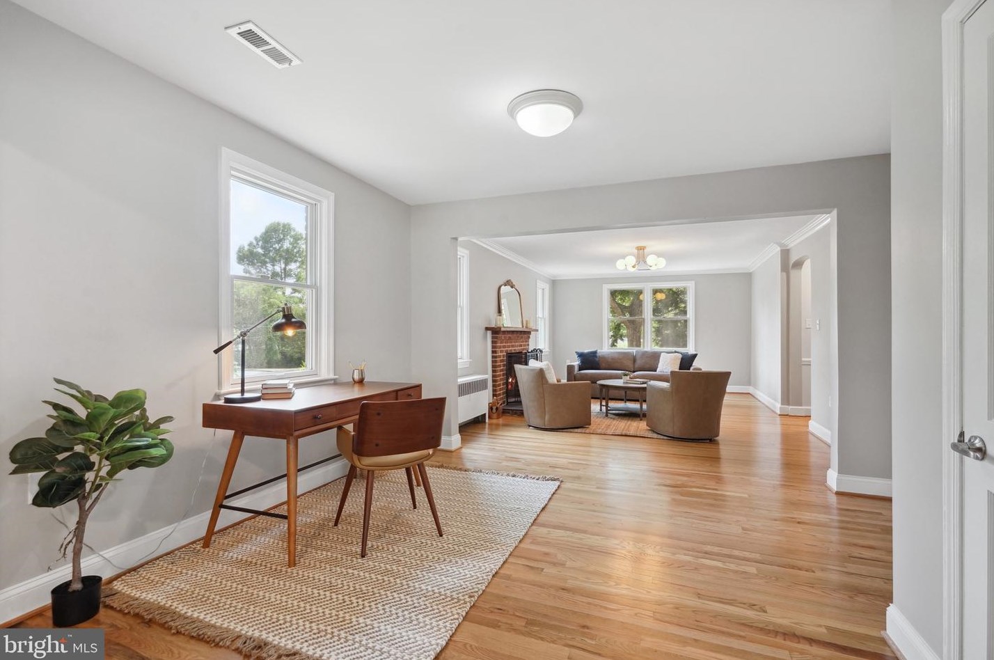 7126 Carol Ln, Falls Church VA  22042-3714 exterior