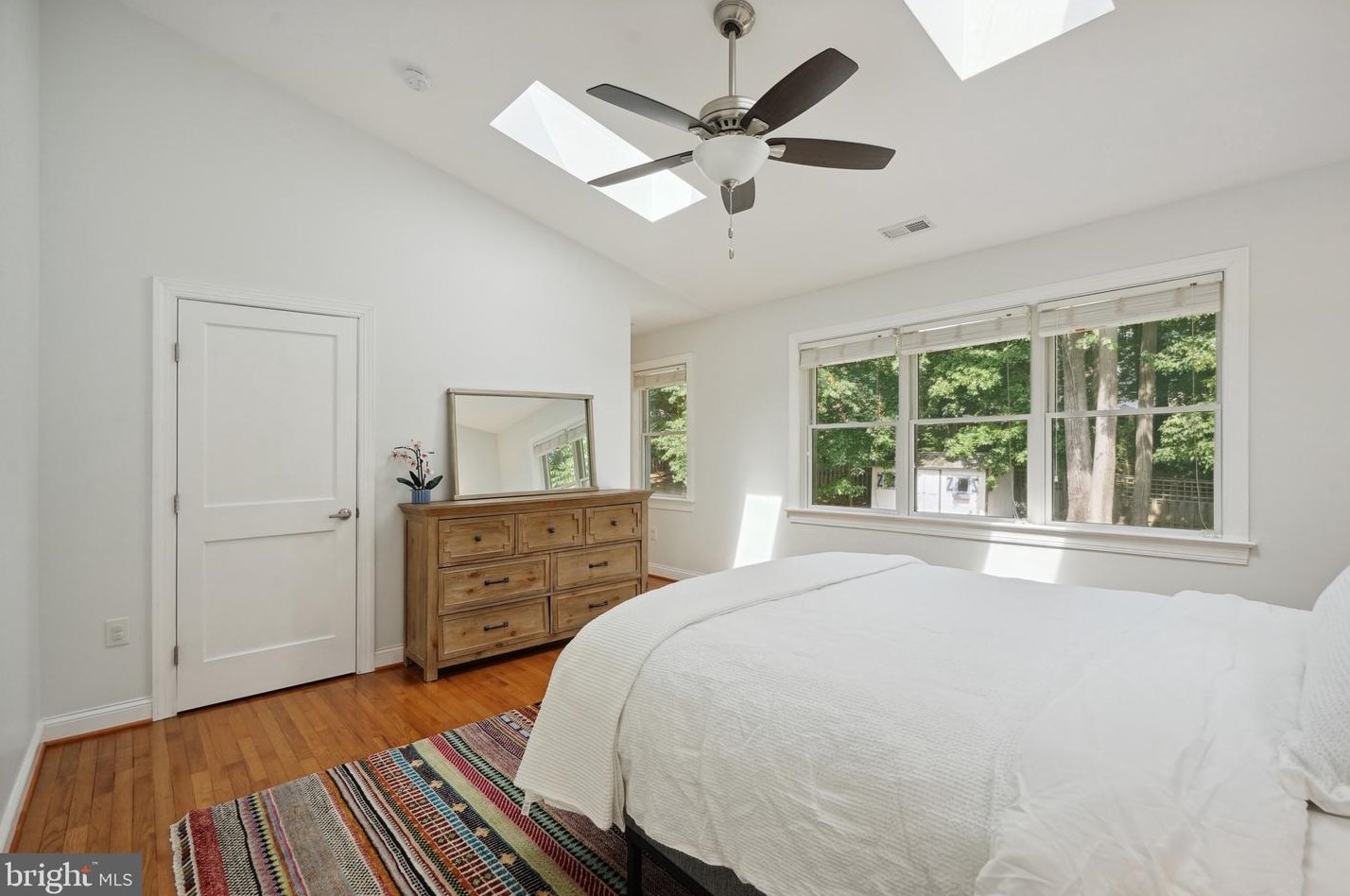7126 Carol Ln, Falls Church VA  22042-3714 exterior