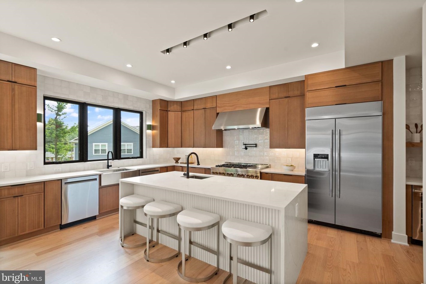 132 Kingsley Rd, Vienna VA  22180-6501 exterior