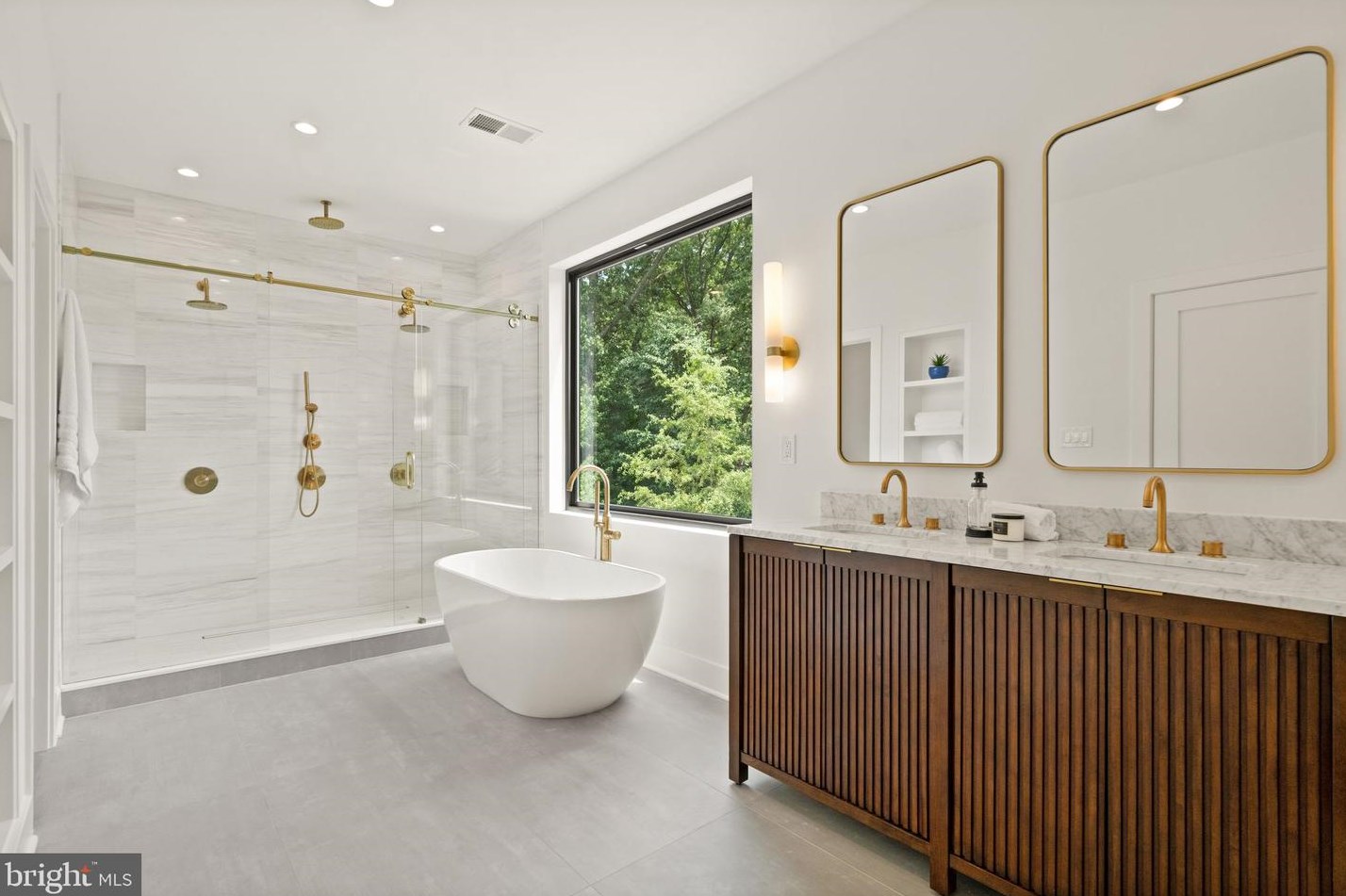 132 Kingsley Rd, Vienna VA  22180-6501 exterior