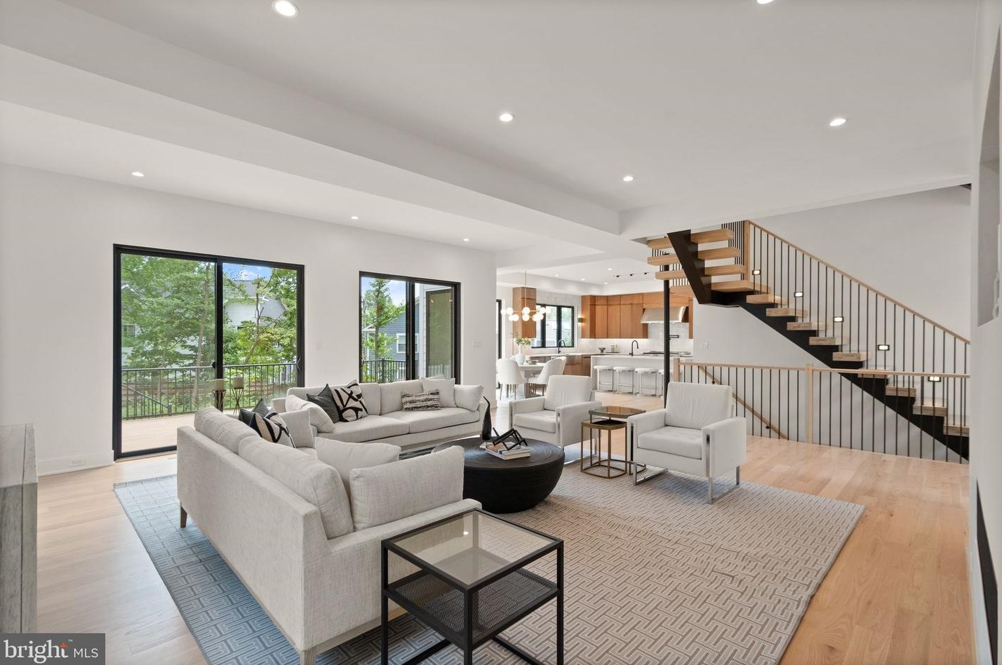 132 Kingsley Rd, Vienna VA  22180-6501 exterior