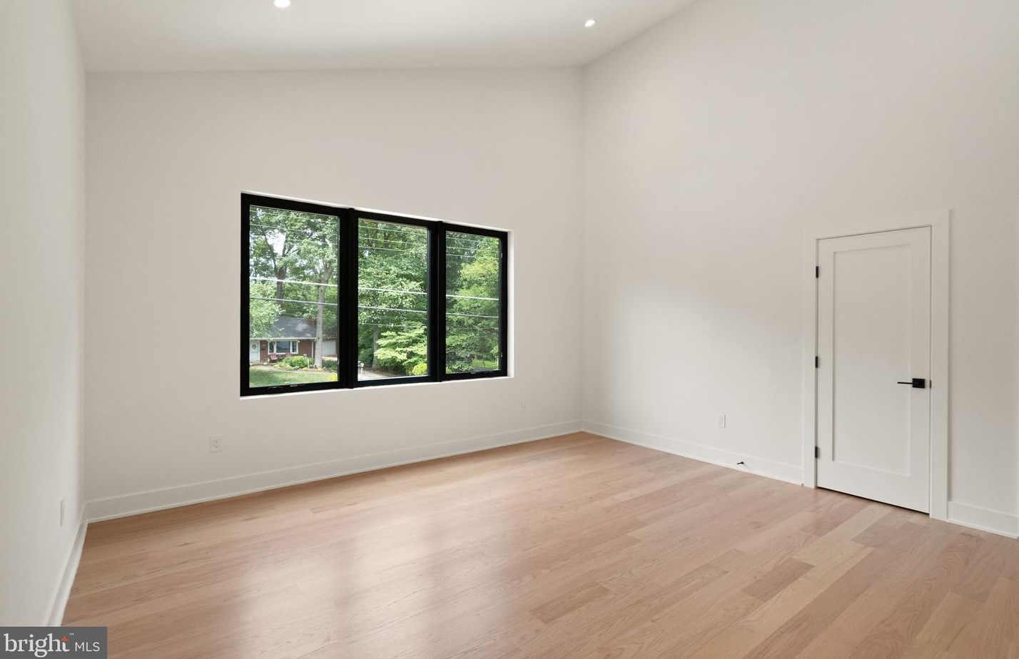 132 Kingsley Rd, Vienna VA  22180-6501 exterior