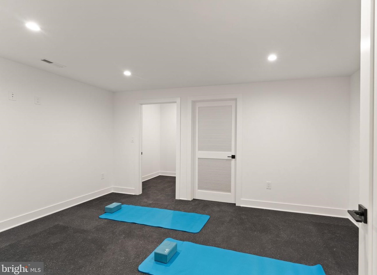 132 Kingsley Rd, Vienna VA  22180-6501 exterior