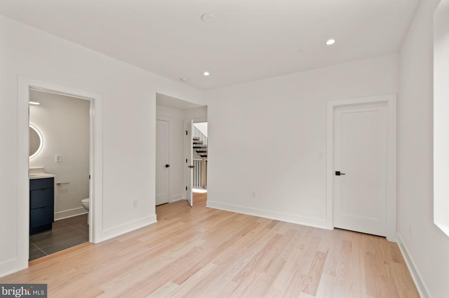 132 Kingsley Rd, Vienna VA  22180-6501 exterior