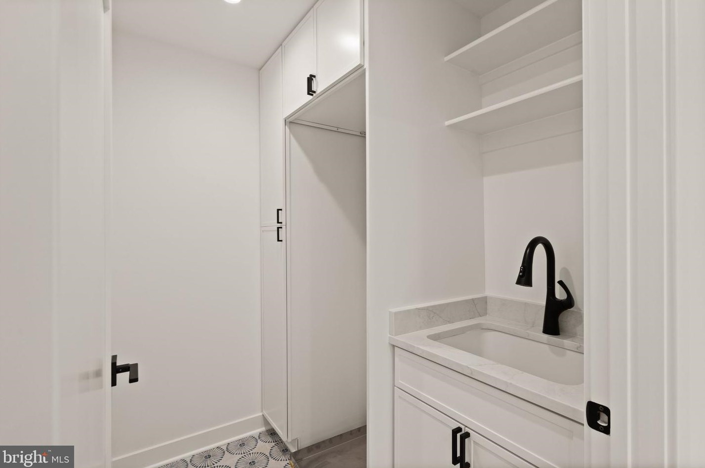 132 Kingsley Rd, Vienna VA  22180-6501 exterior