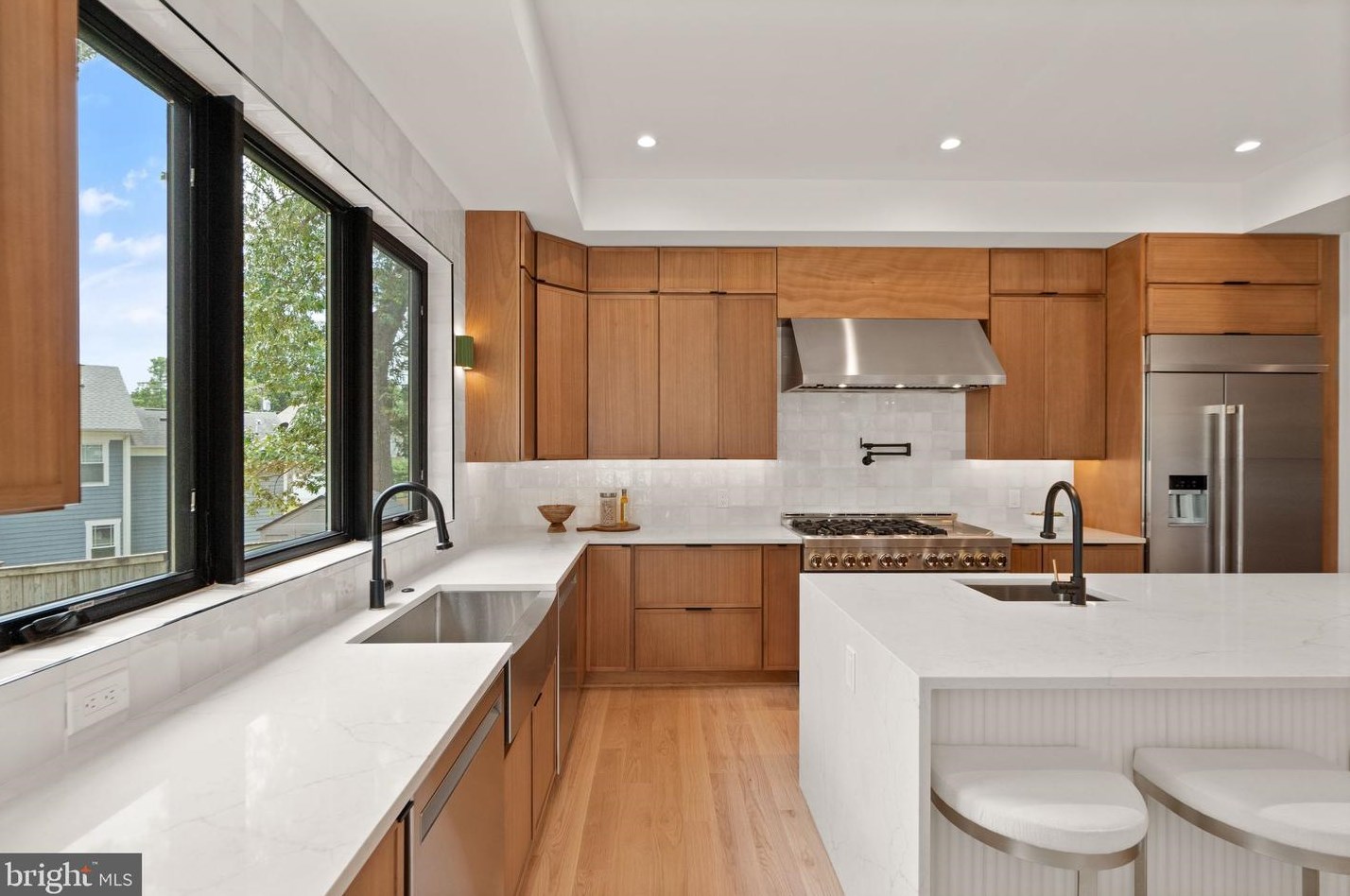 132 Kingsley Rd, Vienna VA  22180-6501 exterior