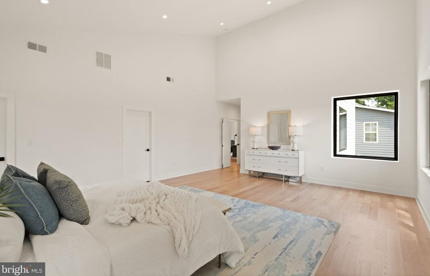 132 Kingsley Rd, Vienna VA  22180-6501 exterior