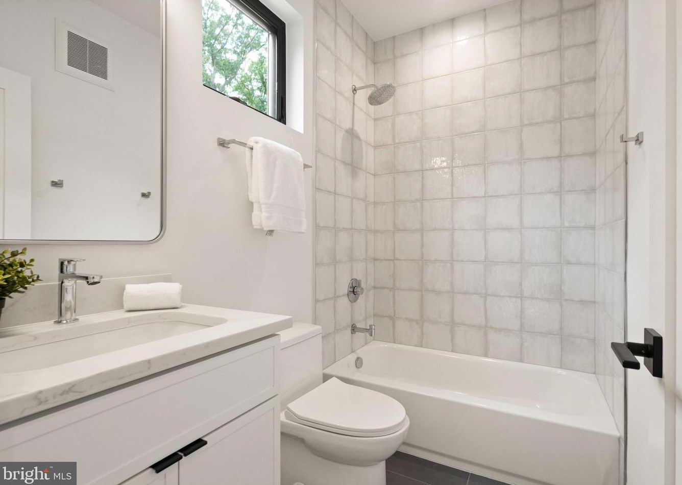 132 Kingsley Rd, Vienna VA  22180-6501 exterior