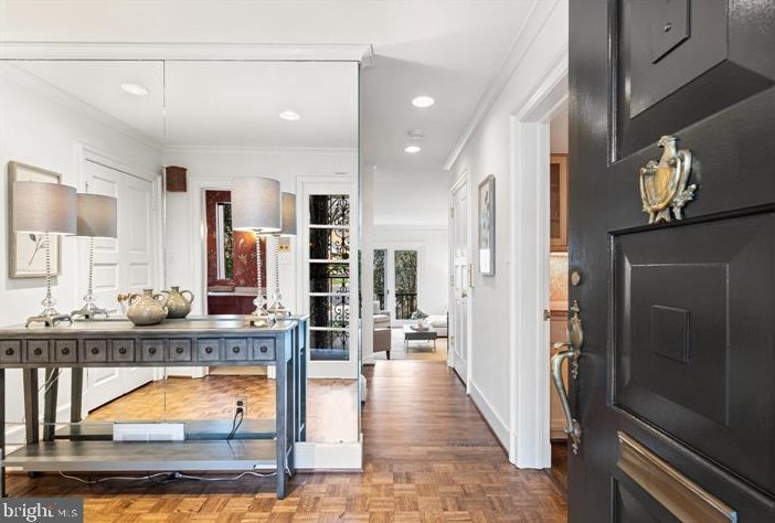 704 Belgrove Rd, Mc Lean VA  22101-1836 exterior