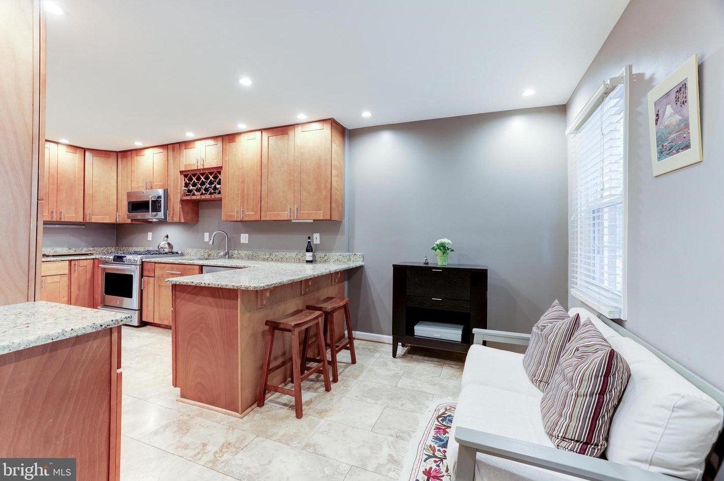 11721 Shore Dr, Herndon VA  20190-4506 exterior