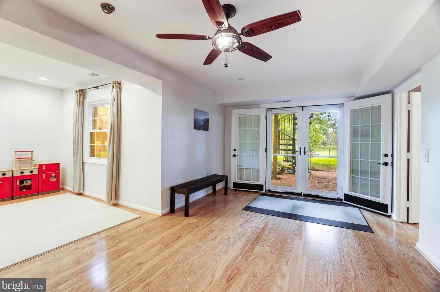 11721 Shore Dr, Herndon VA  20190-4506 exterior