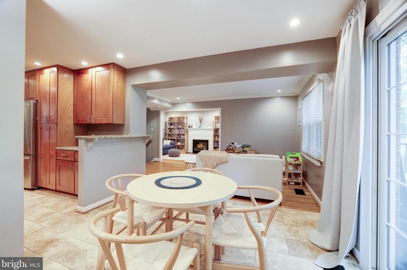 11721 Shore Dr, Herndon VA  20190-4506 exterior