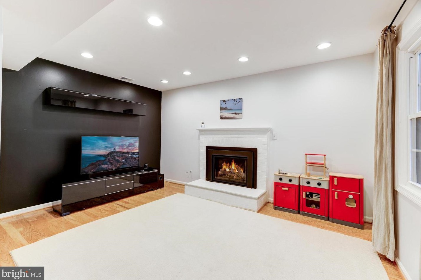 11721 Shore Dr, Herndon VA  20190-4506 exterior