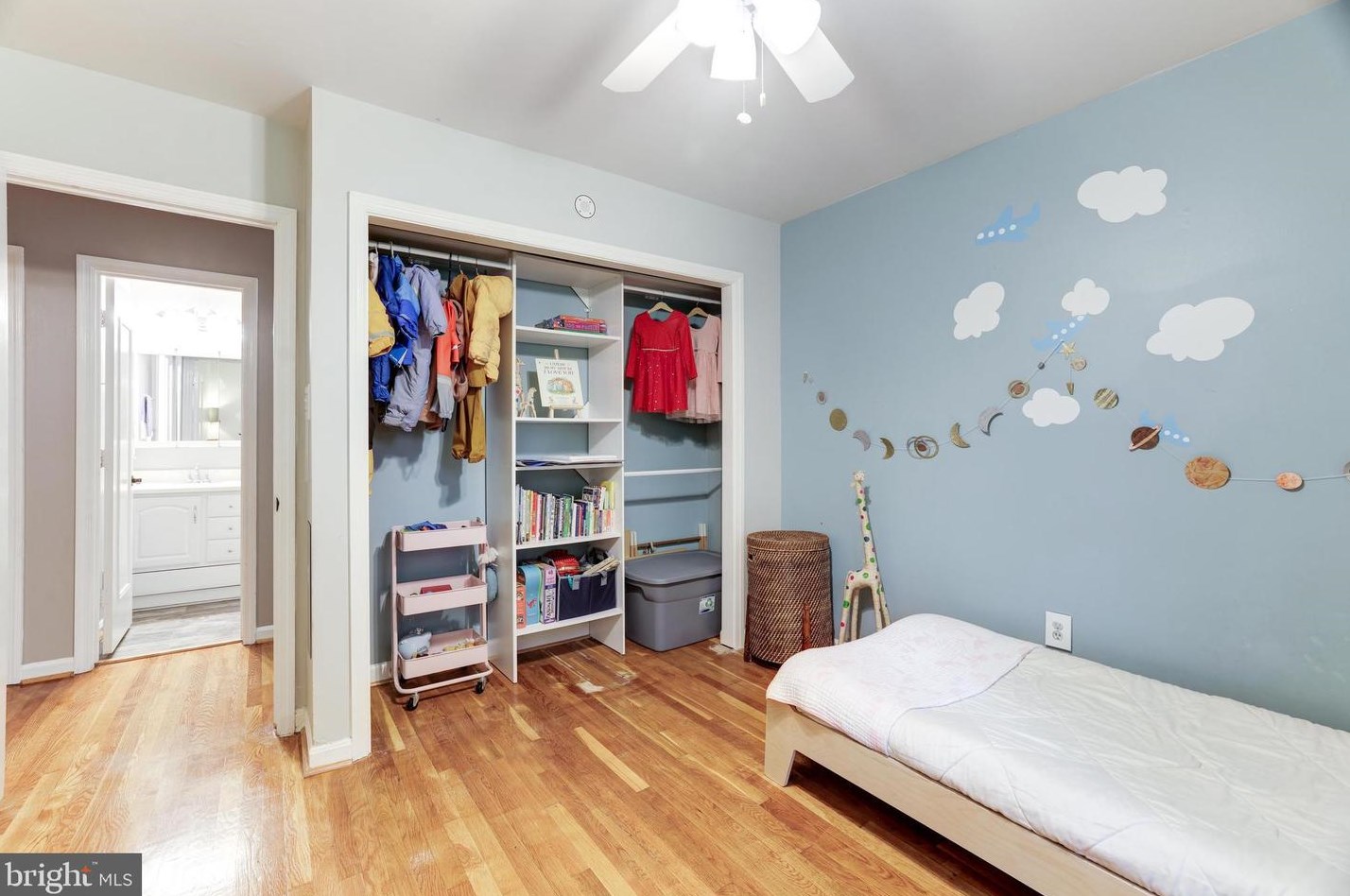 11721 Shore Dr, Herndon VA  20190-4506 exterior