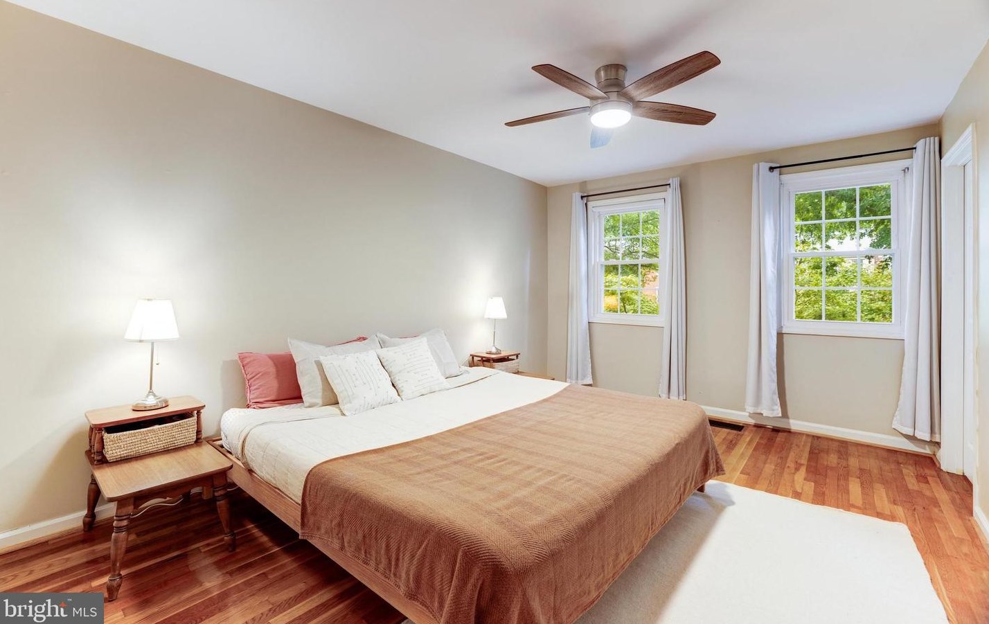 11721 Shore Dr, Herndon VA  20190-4506 exterior