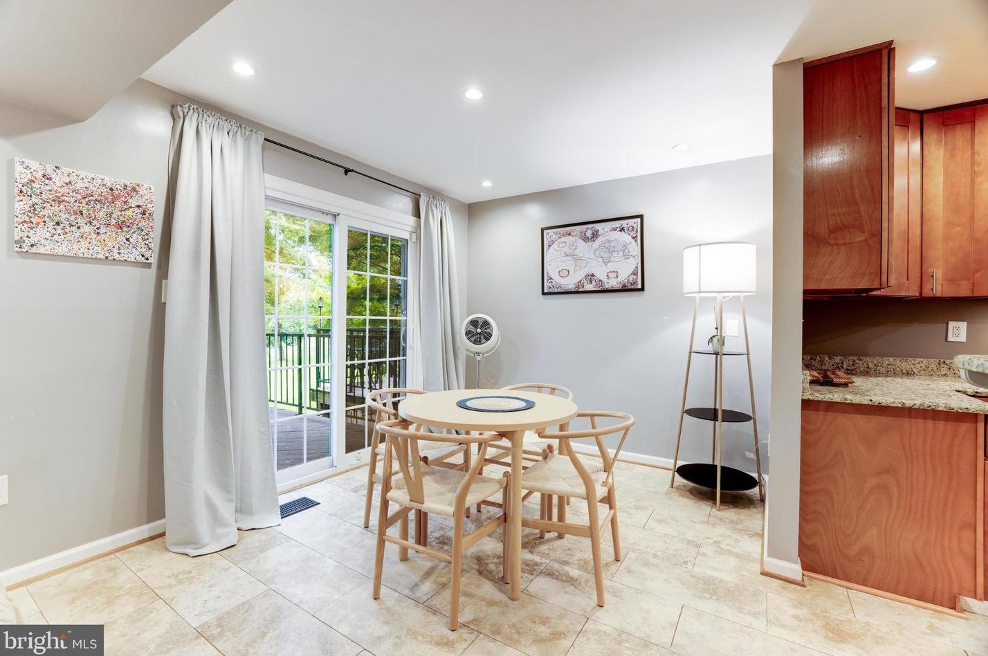 11721 Shore Dr, Herndon VA  20190-4506 exterior