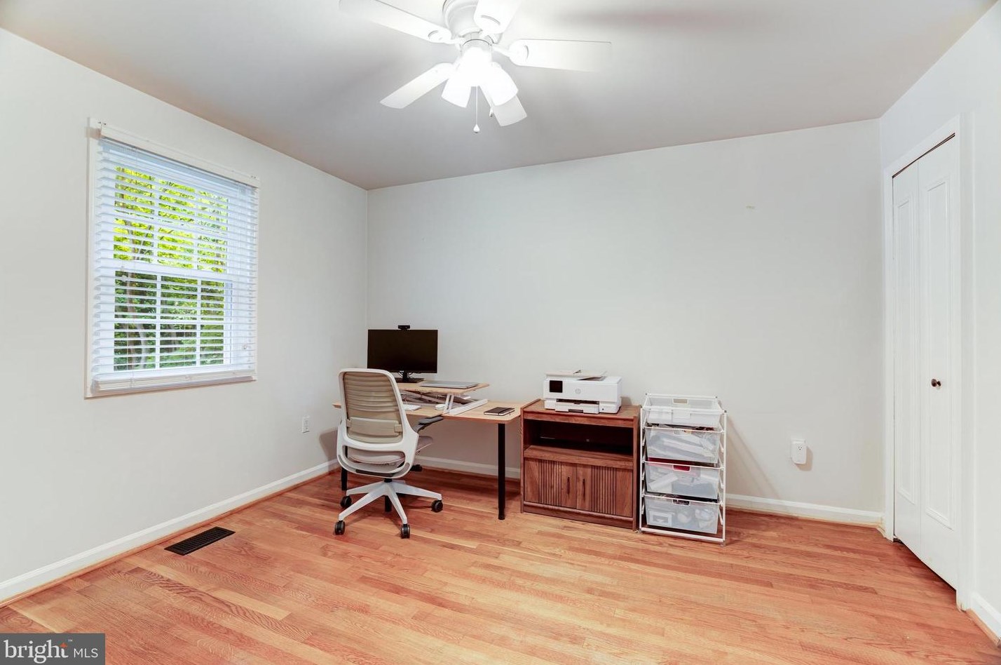 11721 Shore Dr, Herndon VA  20190-4506 exterior