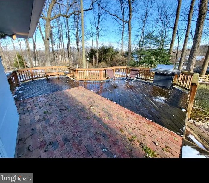 1323 Hunter Mill Rd, Vienna VA  22182-1304 exterior