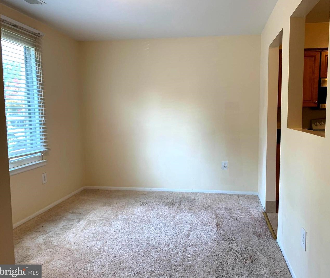 6069 Hollow Hill Ln, Springfield VA  22152-1420 exterior