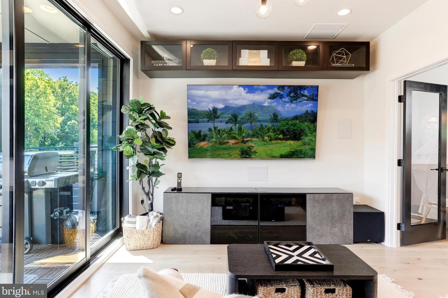 11732 Sunrise Valley Dr, Herndon VA  20191-1403 exterior