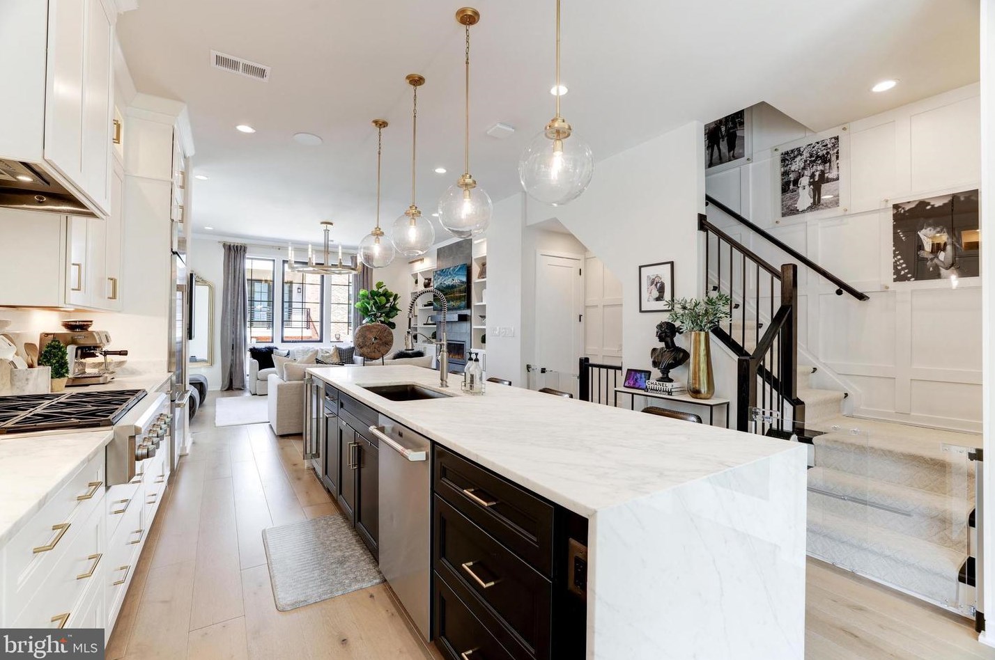 11732 Sunrise Valley Dr, Herndon VA  20191-1403 exterior