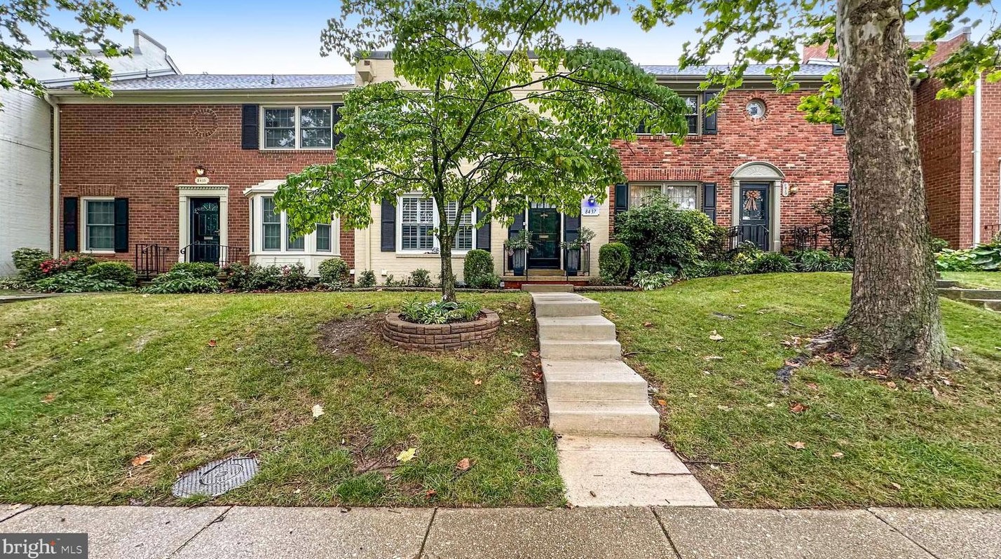 8437 Forrester Blvd, Springfield VA  22152-1705 exterior