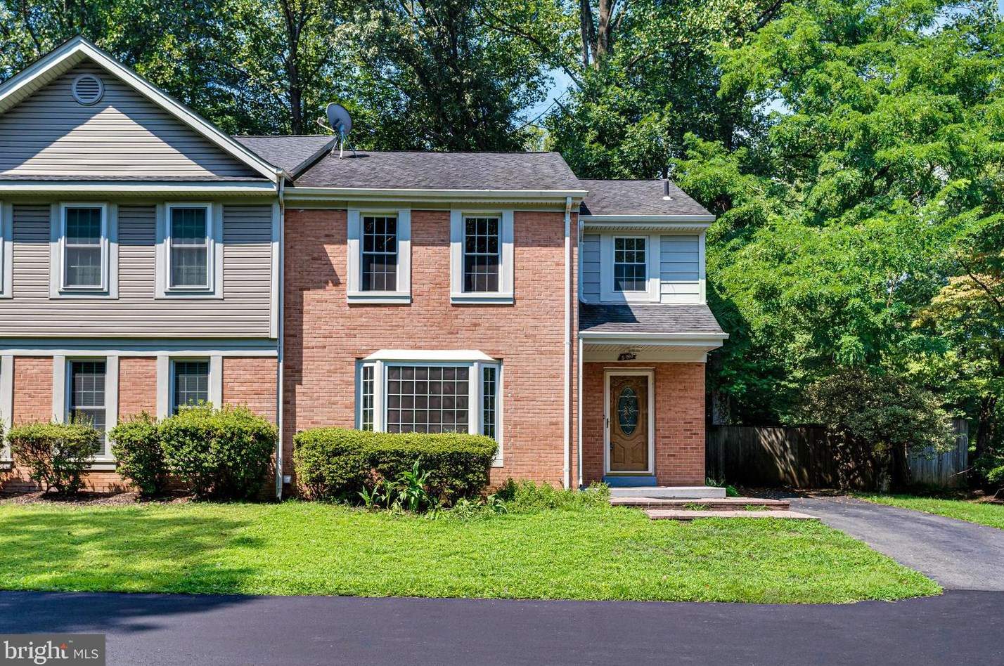 9995 Hemlock Woods Ln, Springfield VA  22015-2967 exterior