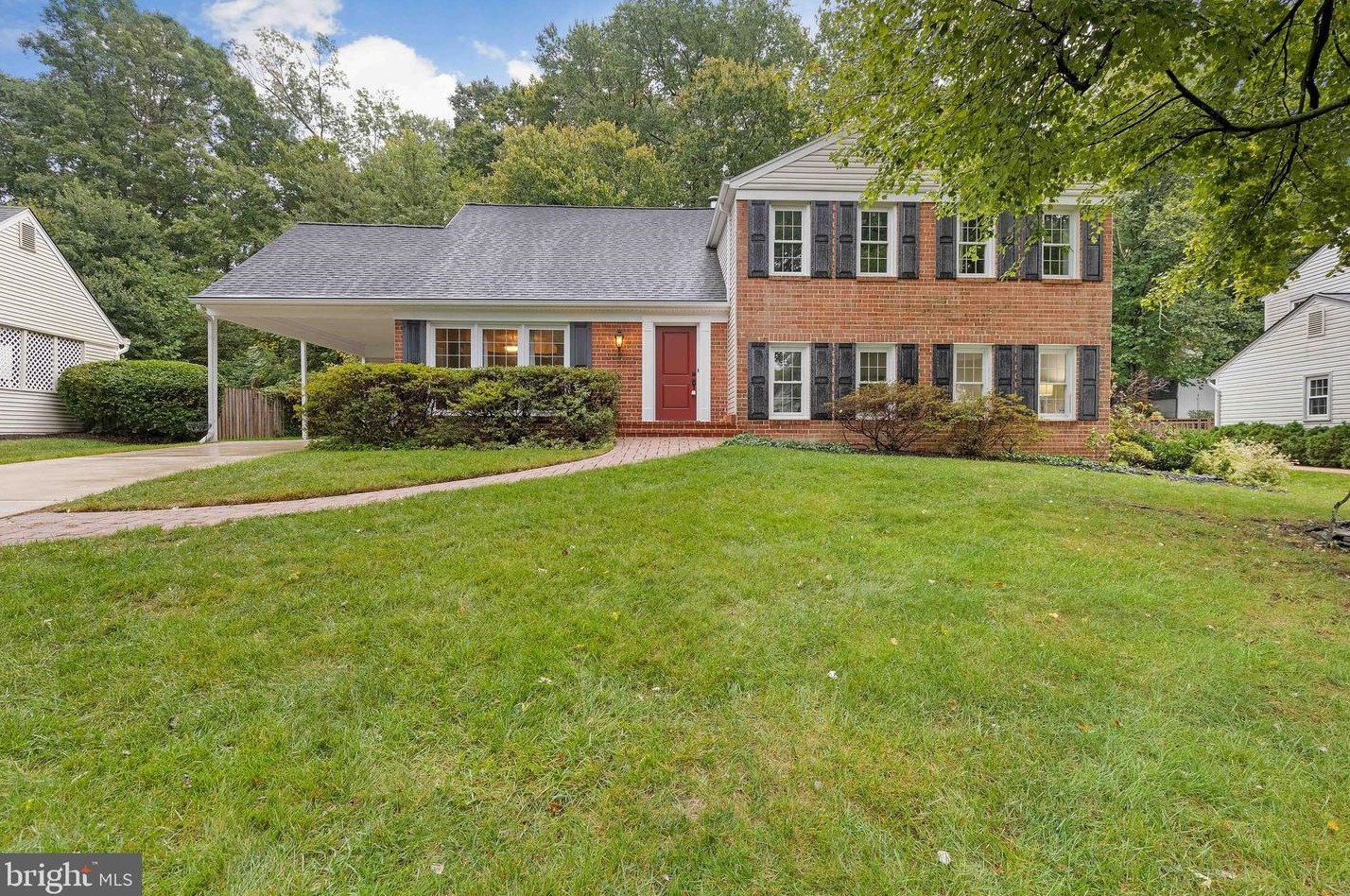 8609 Etta Dr, Springfield VA 22152-2706 exterior