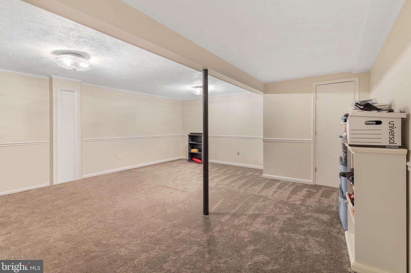 8609 Etta Dr, Springfield VA 22152-2706 exterior