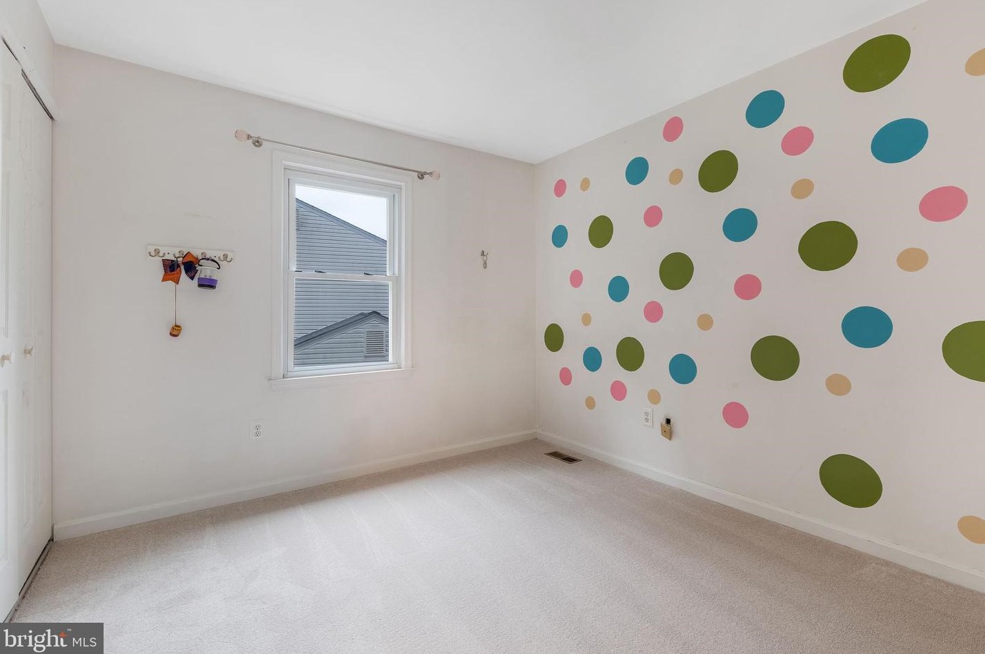 8609 Etta Dr, Springfield VA 22152-2706 exterior