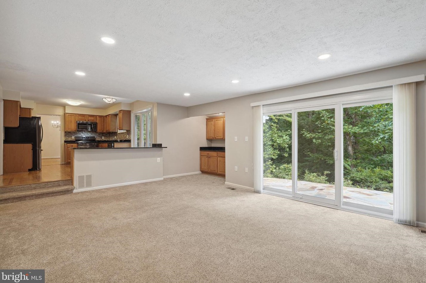 7936 Carrleigh Pkwy, Springfield VA  22152-1216 exterior
