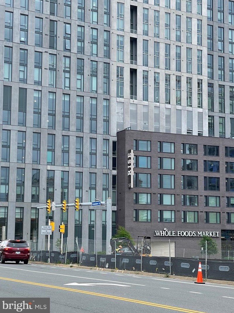 8370 Greensboro Dr, Mc Lean VA  22102-3515 exterior