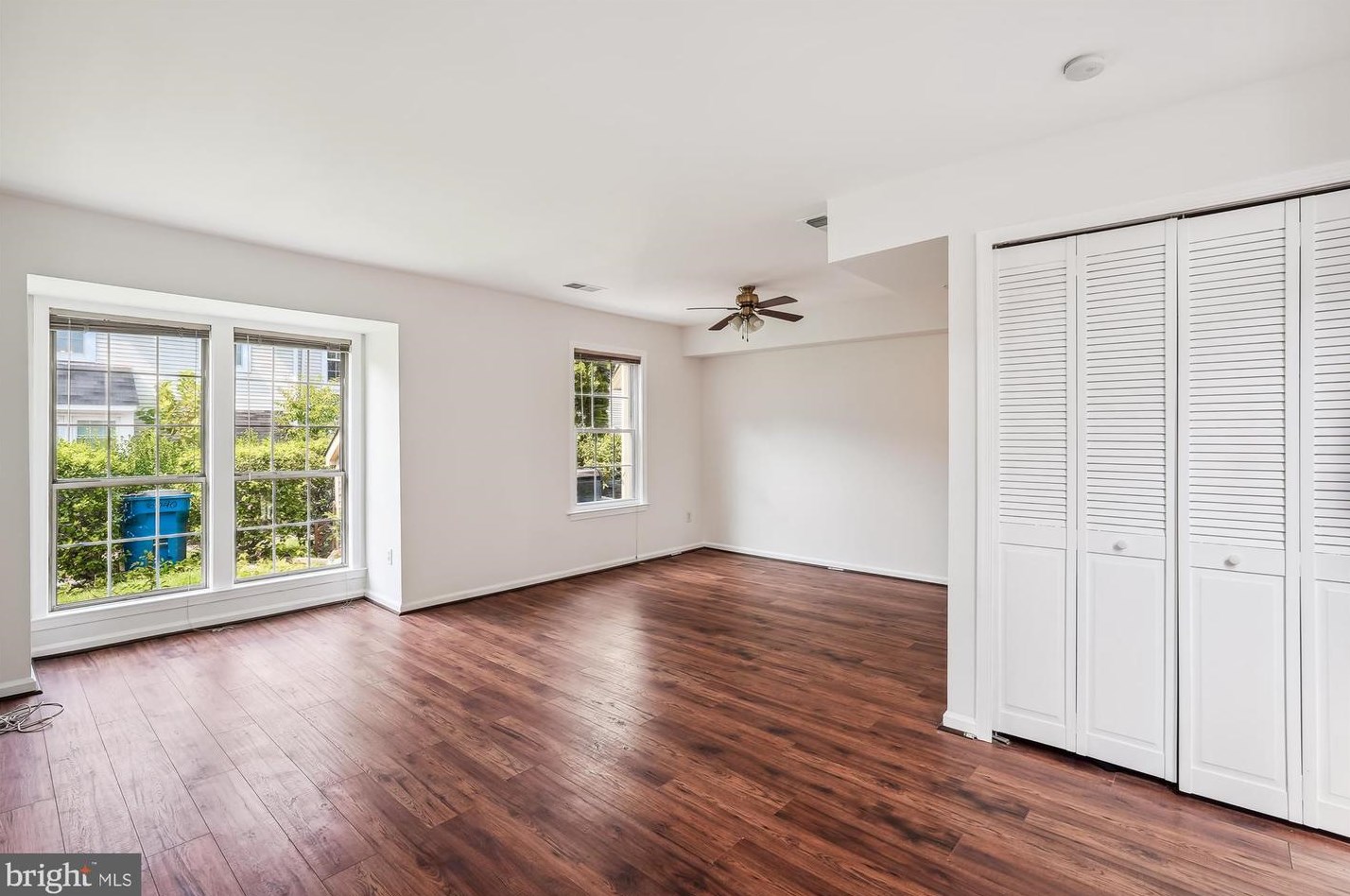 6040 Havener House Way, Centreville VA  20120-3225 exterior