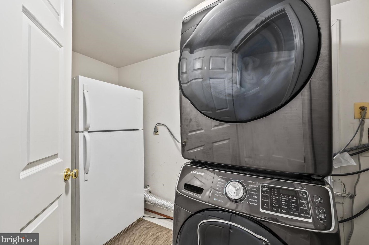 6329 Franconia Commons Dr, Alexandria VA 22310-2568 exterior