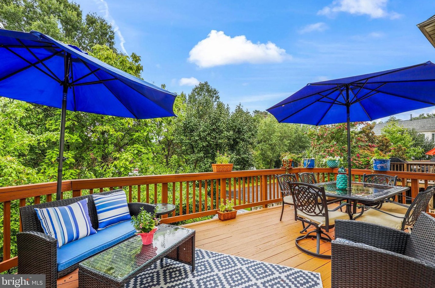 6329 Franconia Commons Dr, Alexandria VA 22310-2568 exterior