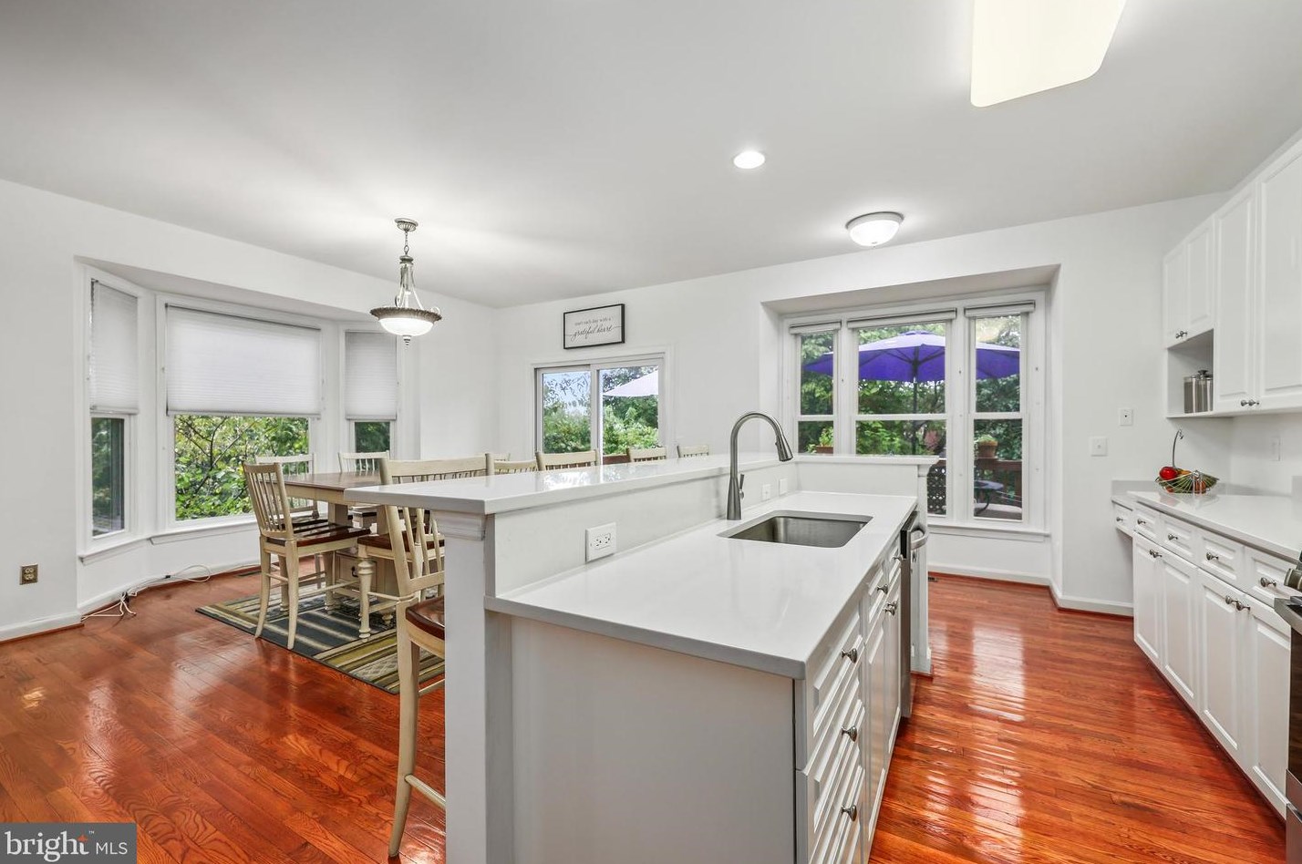 6329 Franconia Commons Dr, Alexandria VA 22310-2568 exterior