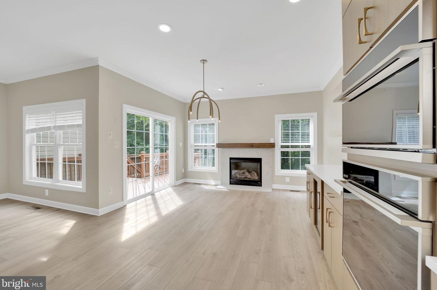 3814 Elmwood Towne Way, Alexandria VA  22303-1161 exterior