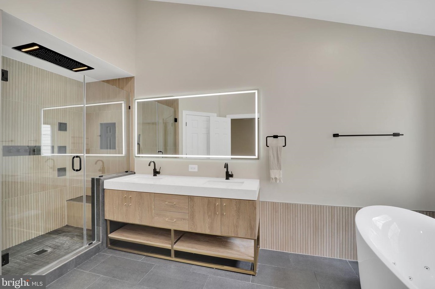 3814 Elmwood Towne Way, Alexandria VA  22303-1161 exterior