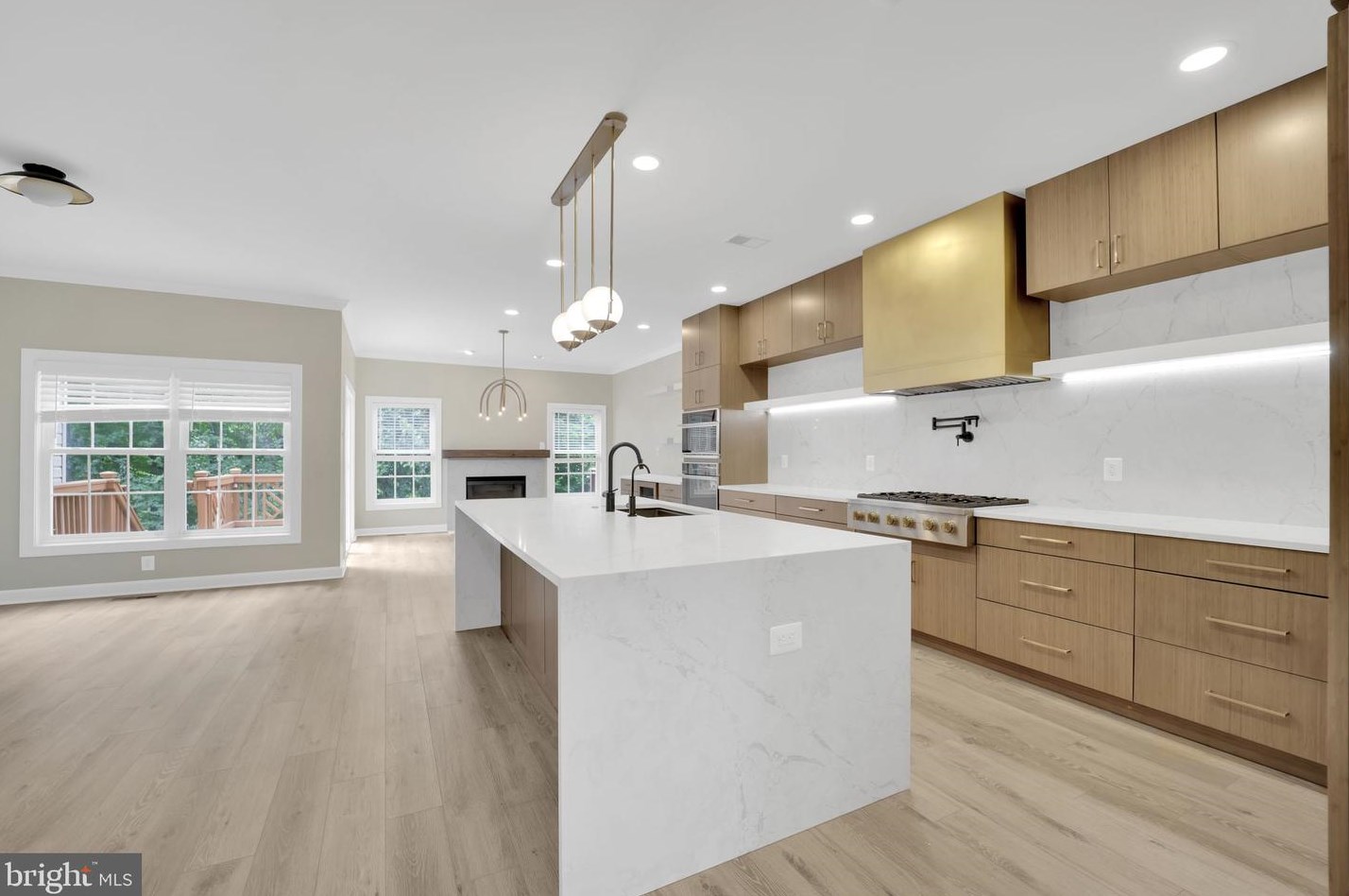 3814 Elmwood Towne Way, Alexandria VA  22303-1161 exterior