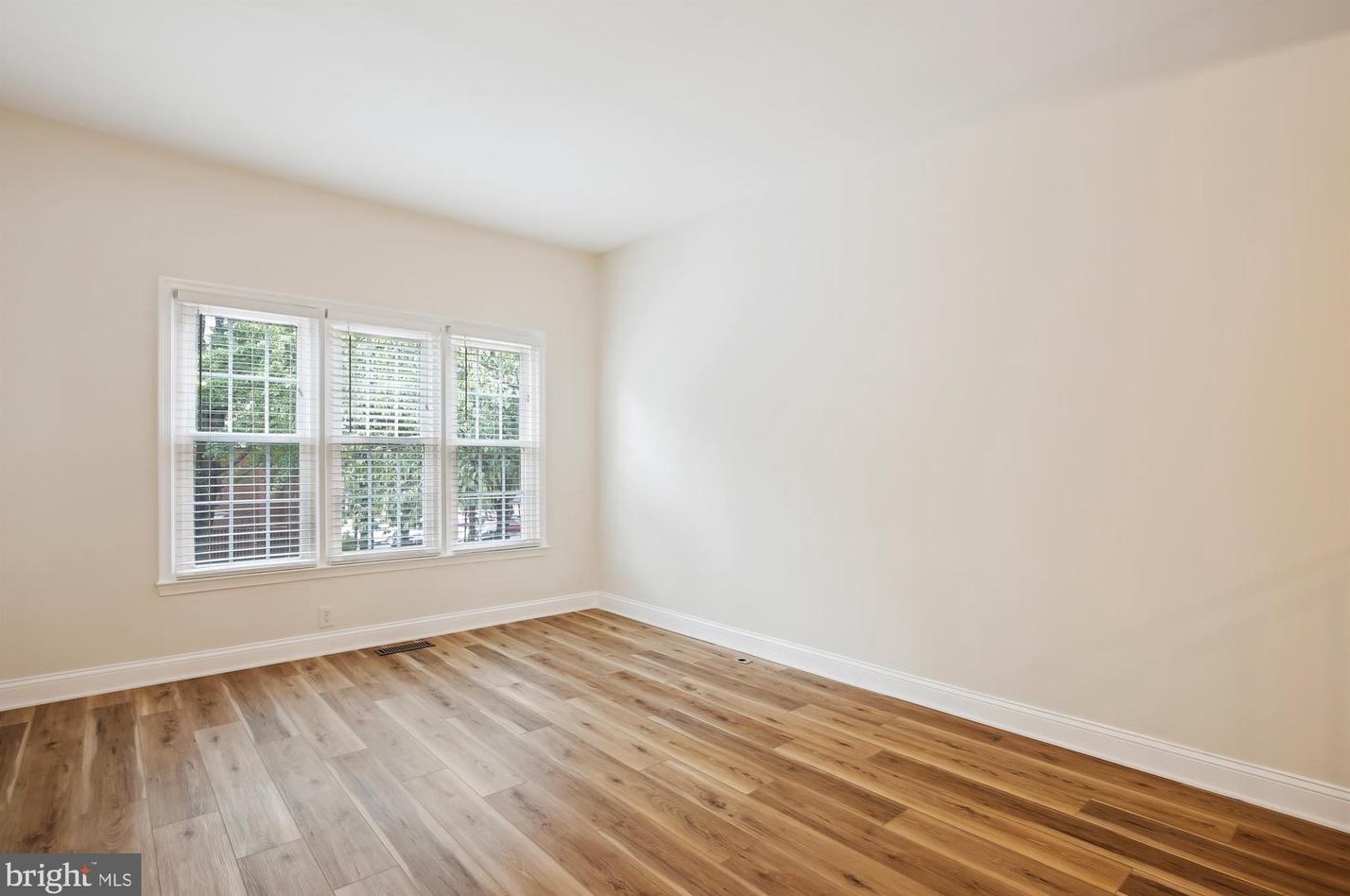 4794 Gainsborough Dr, Fairfax VA 22032-2313 exterior