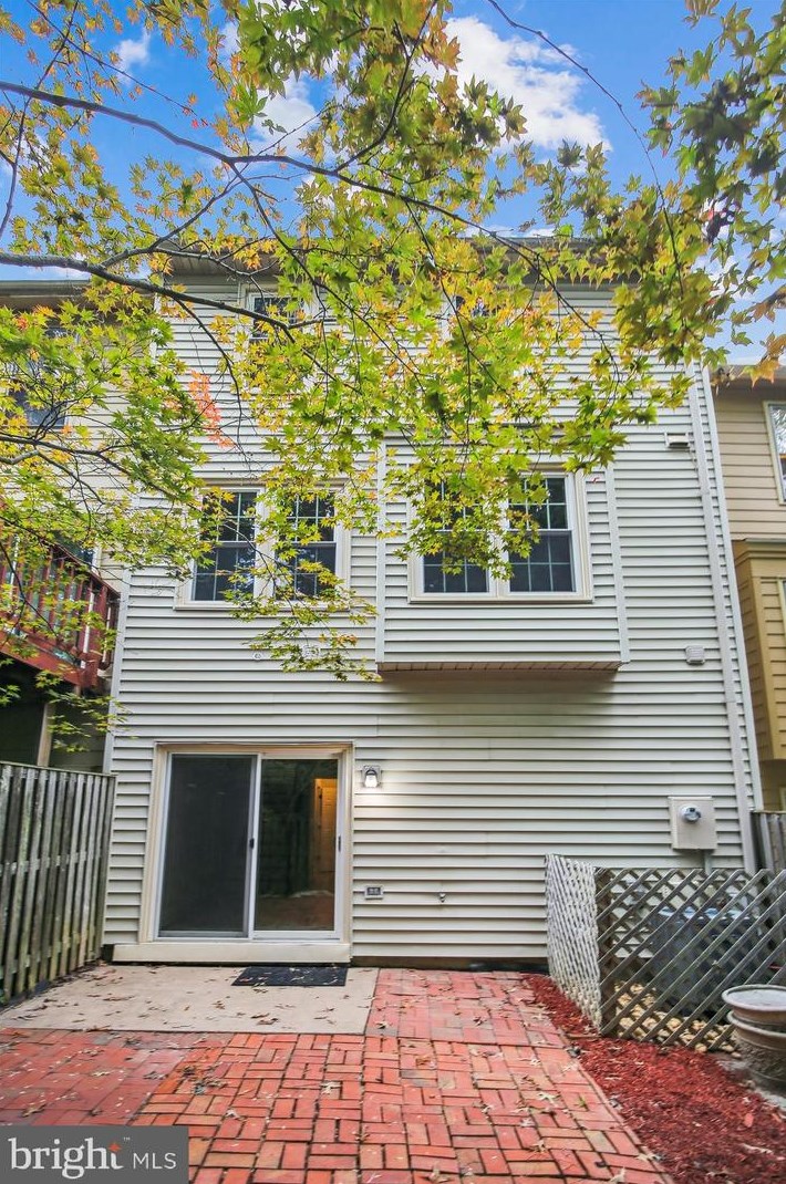 4794 Gainsborough Dr, Fairfax VA 22032-2313 exterior