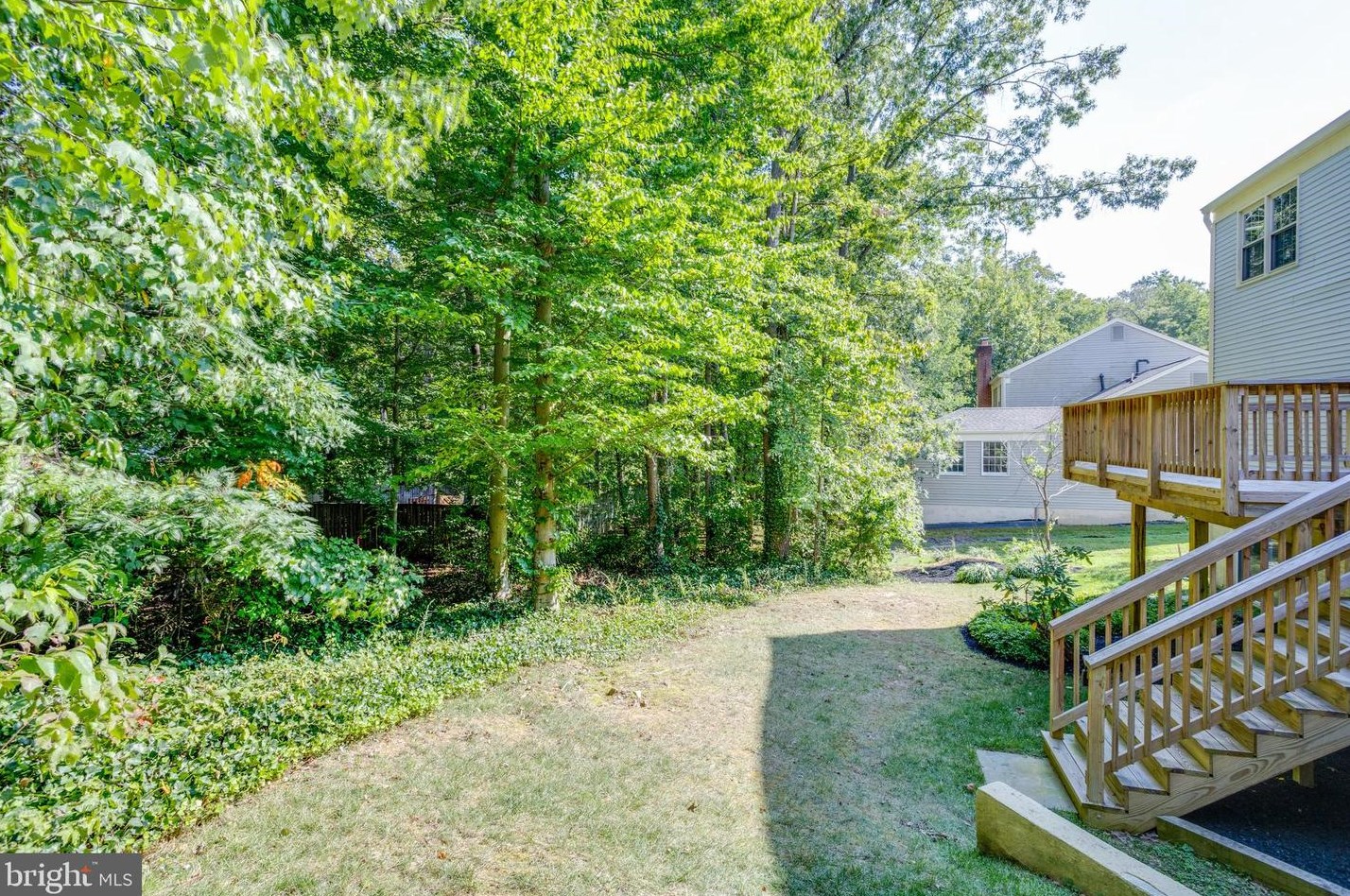 5707 Oak Leather Dr, Springfield VA  22015-2315 exterior