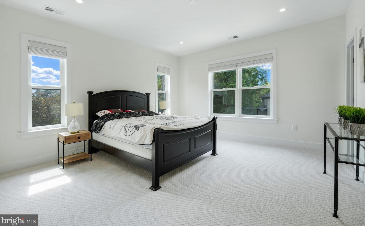 828 Constellation Dr, Great Falls VA  22066-2501 exterior