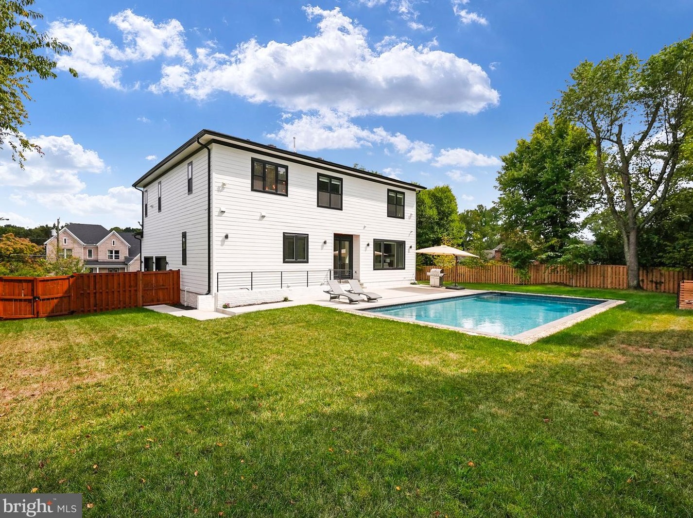 828 Constellation Dr, Great Falls VA  22066-2501 exterior